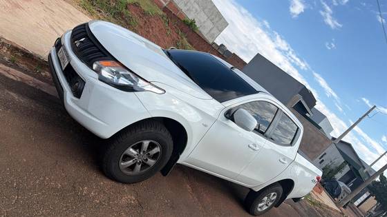 MITSUBISHI L200 TRITON 2.4 16V TURBO DIESEL GL CD 4X4 MANUAL